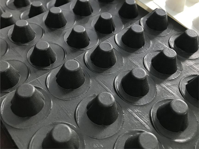 排水板的材質創新與性能提升