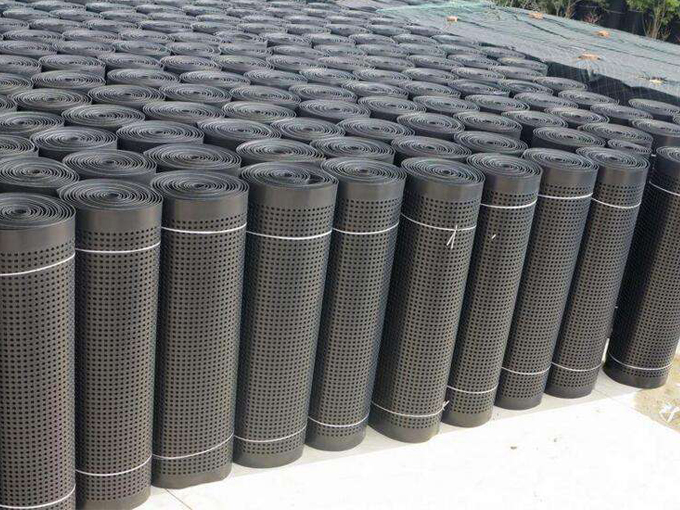 排水板廠家選擇標(biāo)準(zhǔn)：質(zhì)量與成本的考量